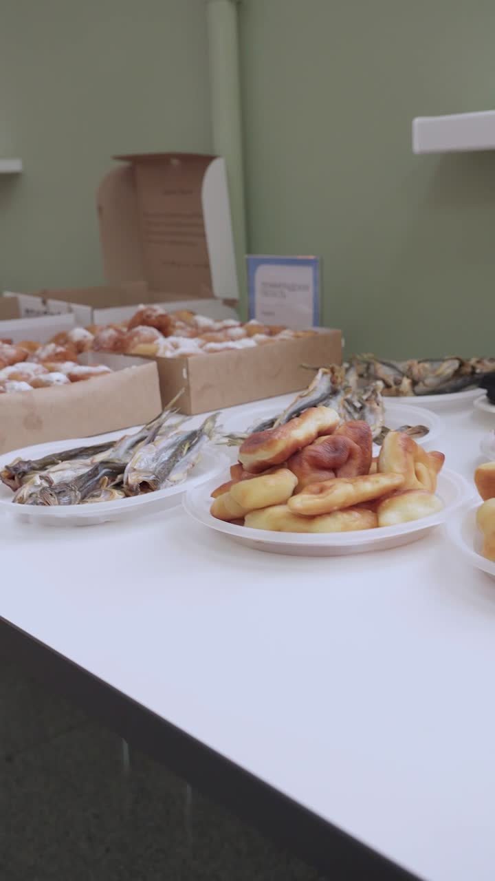 Эта история о том…. Как мы поздравили мужчин команды Росмолодёжи с наступающим 23 февраля! В Год единства народов России мы решили, что на праздничном столе обязательно должны быть блюда из разных регионов нашей огромной...