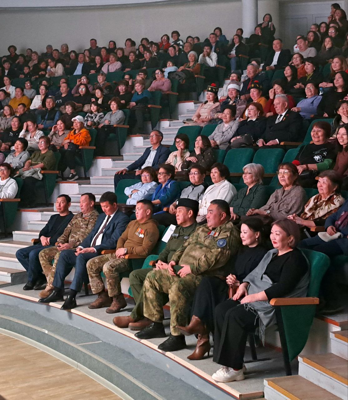 Концерт в поддержку калмыцких солдат Концерт в поддержку калмыцких солдат
