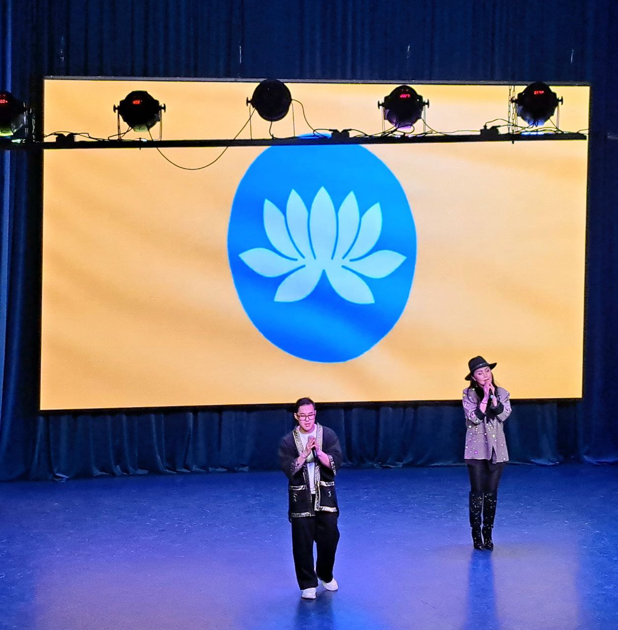 Концерт в поддержку калмыцких солдат Концерт в поддержку калмыцких солдат