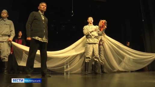 В Национальном театре состоялась долгожданная премьера «Гимн Матери» на калмыцком языке в постановке Бориса Манджиева, которая обещает стать одним из самых ярких культурных событий региона