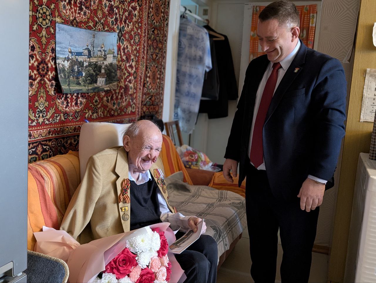 105 лет исполнилось Почётному гражданину Калмыкии Александру Сокальскому 105 лет исполнилось Почётному гражданину Калмыкии Александру Сокальскому