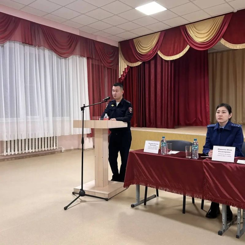 Госавтоинспекция Калмыкии продолжает проводить профилактические беседы на родительских собраниях