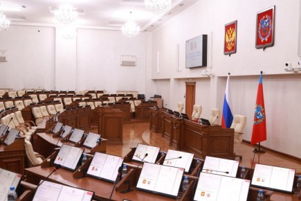 Депутаты ужесточают требования к помощникам: под прицелом родственные связи и судимости