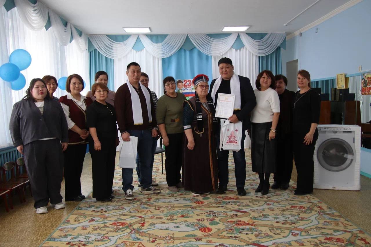 Ветераны Калмыкии помогают детским садам