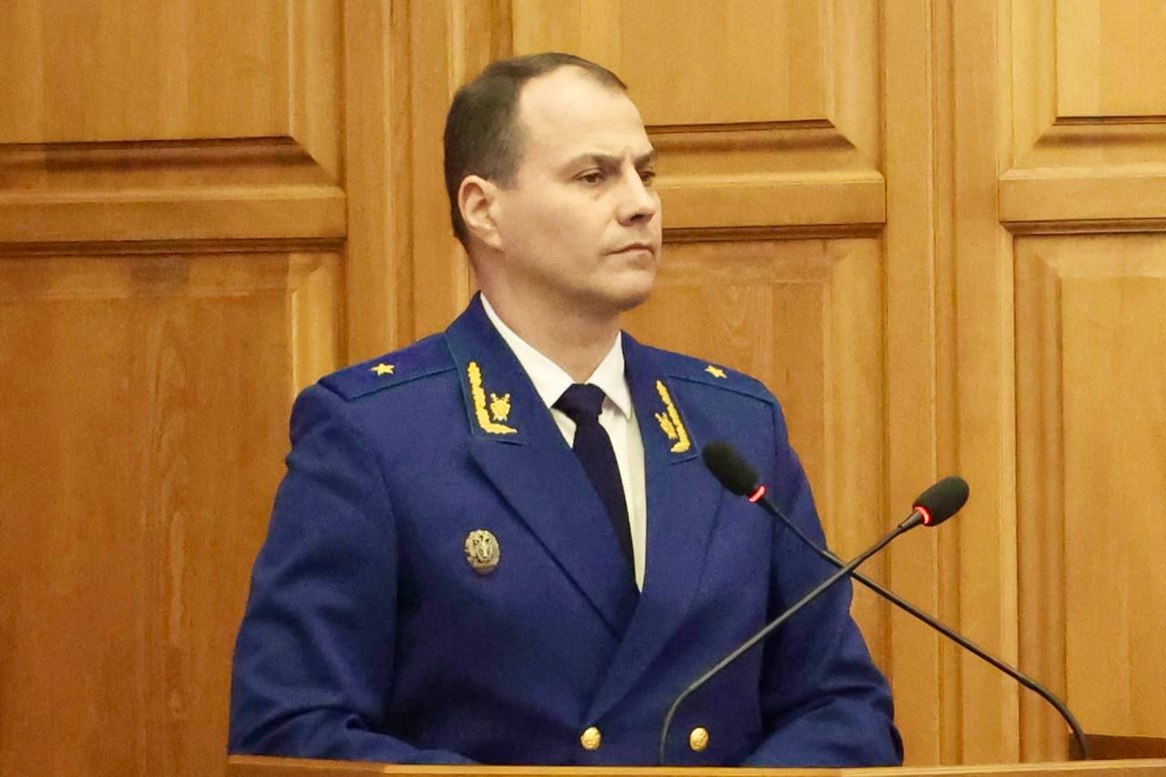 По инициативе прокуратуры Республики Калмыкия принят законопроект, направленный на укрепление мер по защите прав несовершеннолетних