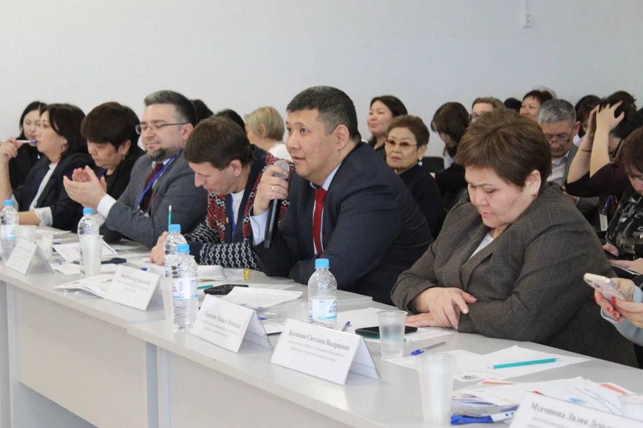 Директор Калмыцкой этнокультурной гимназии имени Зая-Пандиты Елена Лиджиева стала победителем республиканского этапа конкурса «Директор года Калмыкии – 2026» Директор Калмыцкой этнокультурной гимназии имени Зая-Пандиты Елена Лиджиева стала победителем республиканского этапа конкурса «Директор года Калмыкии – 2026»