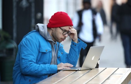 С 1 марта в России начнётся блокировка сайтов с продажей табака без суда