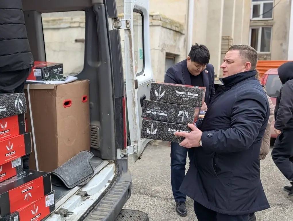 Новая партия гуманитарной помощи отправлена нашим бойцам на СВО Новая партия гуманитарной помощи отправлена нашим бойцам на СВО