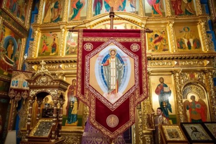 В Элисте освятили хоругвь в честь 80-летия явления Христа Спасителя в городе