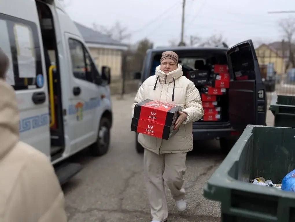 Новая партия гуманитарной помощи отправлена нашим бойцам на СВО Новая партия гуманитарной помощи отправлена нашим бойцам на СВО