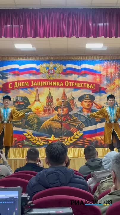 Делегация из Калмыкии посетила подшефный Антрацитовский район, чтобы поддержать земляков, несущих службу в зоне специальной военной операции