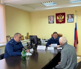 Первый заместитель прокурора республики провел прием жителей Сарпинского района