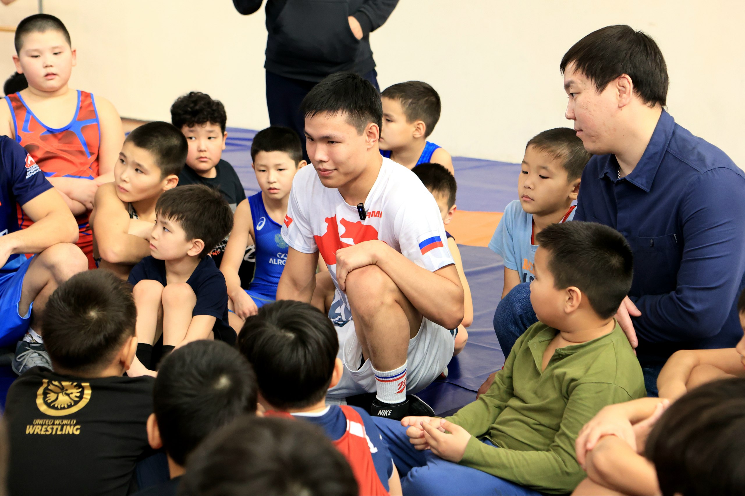 Сегодня в БУ ДО РК «РКСШОР» юные воспитанники БУ ДО РК «РСШОР по борьбе» им. Балдашинова Т.Л. получили уникальную возможность перенять опыт у победителя Первенства России по греко-римской борьбе до 21 года Мингияна Горяева Сегодня в БУ ДО РК «РКСШОР» юные воспитанники БУ ДО РК «РСШОР по борьбе» им. Балдашинова Т.Л. получили уникальную возможность перенять опыт у победителя Первенства России по греко-римской борьбе до 21 года Мингияна Горяева