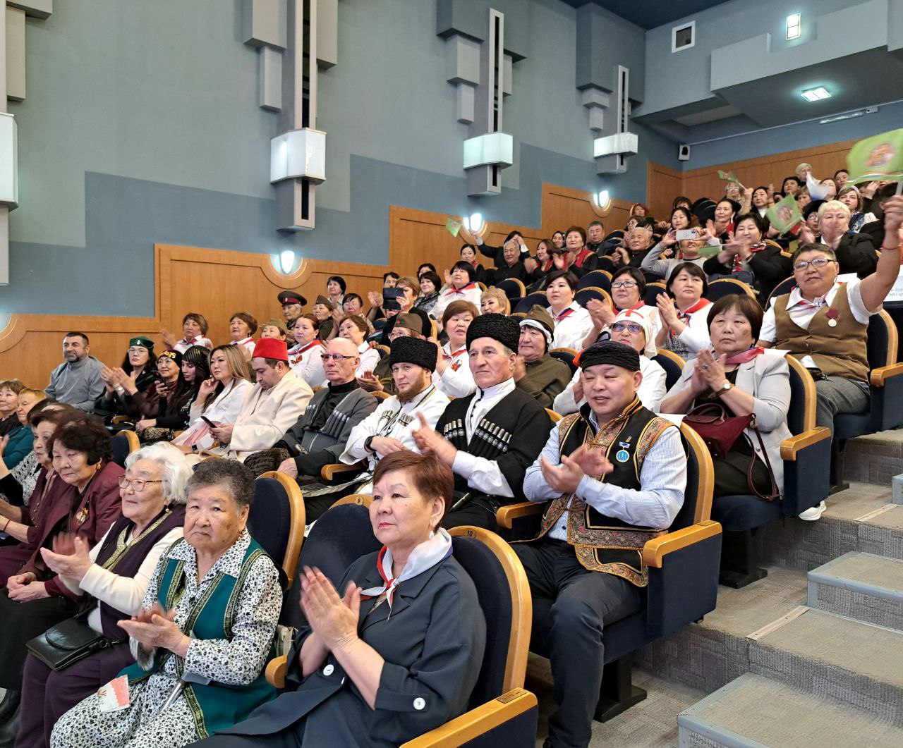 Татьяна Мацакова поздравила Союз женщин Калмыкии Татьяна Мацакова поздравила Союз женщин Калмыкии