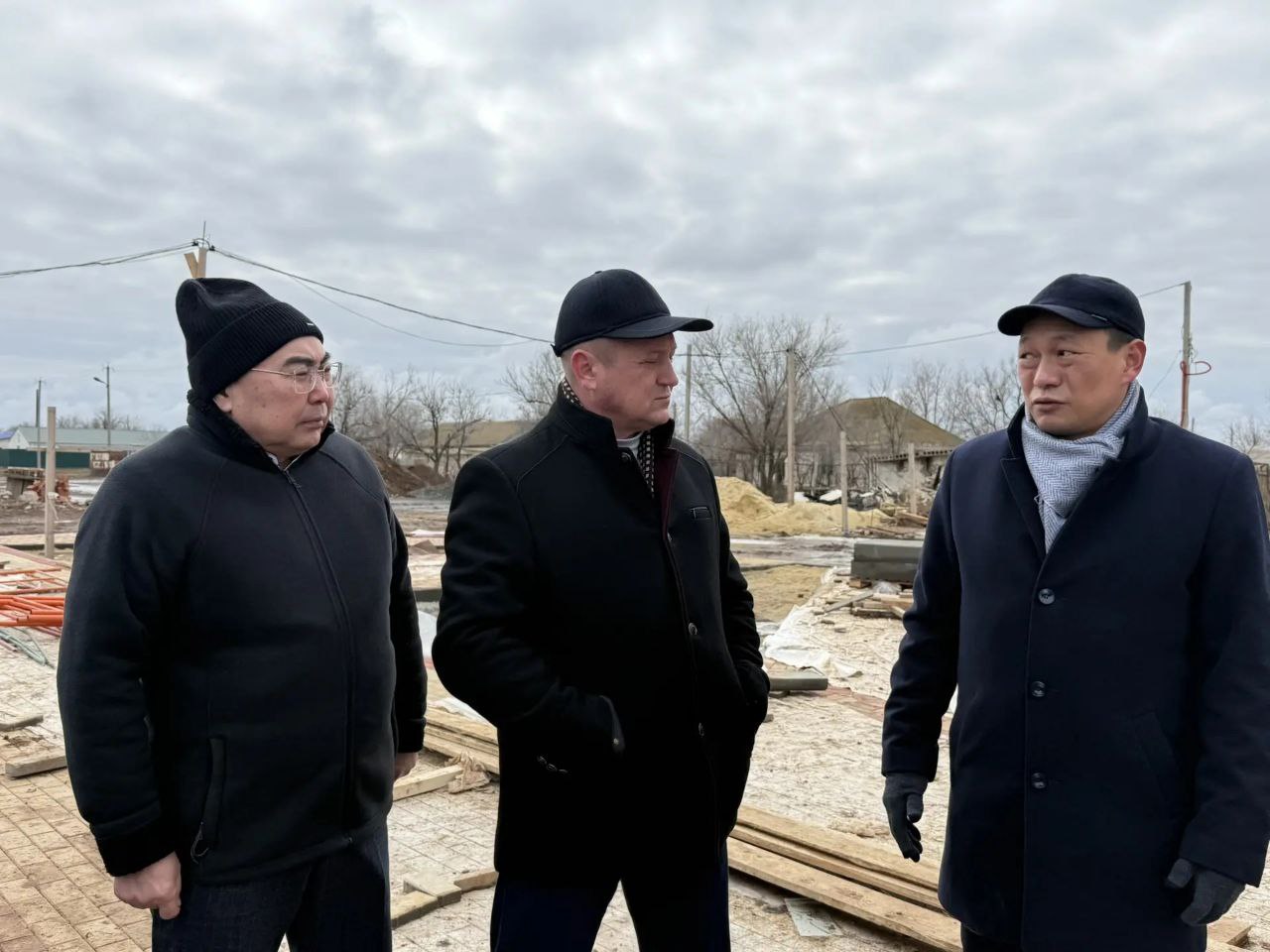 Спикер Народного Хурала посетил строящиеся объекты Спикер Народного Хурала посетил строящиеся объекты