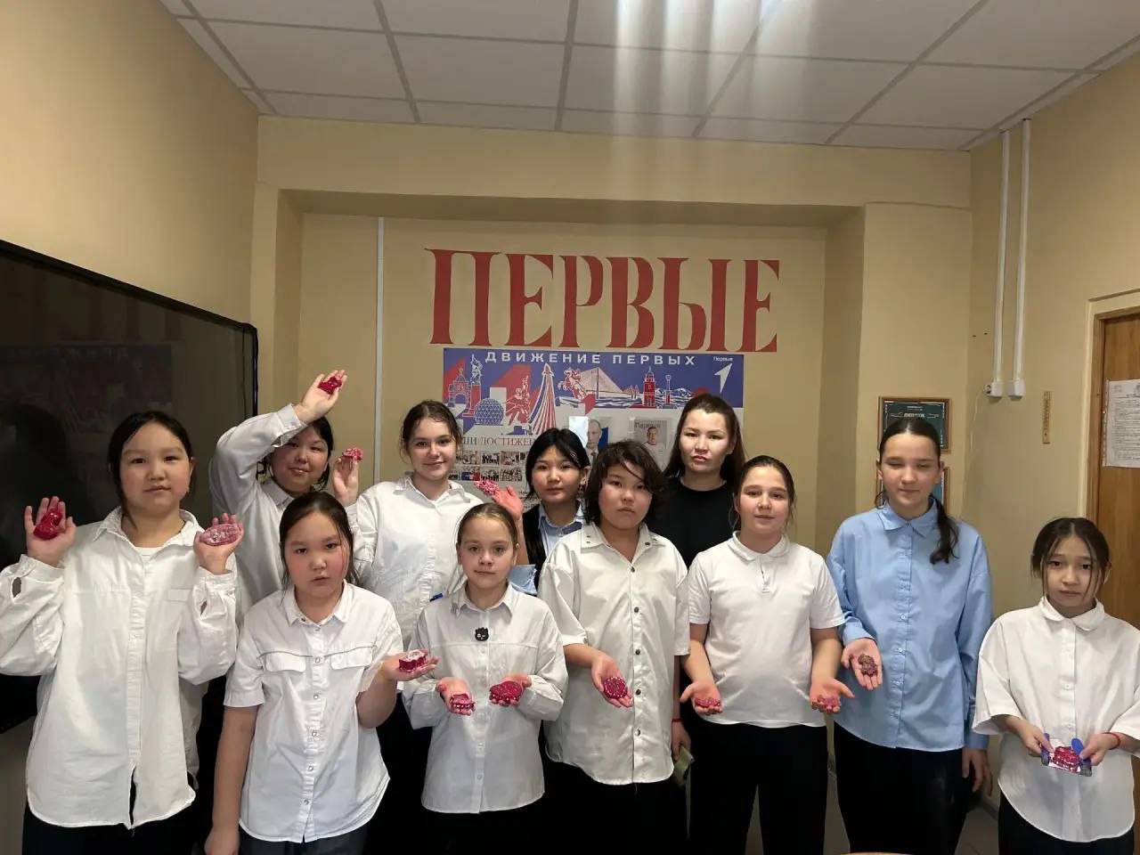 Воспитанники детских садов и школ города Элисты поздравляют своих мам и наставников с главным женским днем! Воспитанники детских садов и школ города Элисты поздравляют своих мам и наставников с главным женским днем!