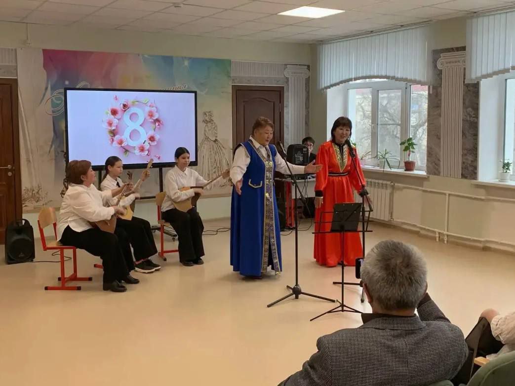 Воспитанники детских садов и школ города Элисты поздравляют своих мам и наставников с главным женским днем! Воспитанники детских садов и школ города Элисты поздравляют своих мам и наставников с главным женским днем!