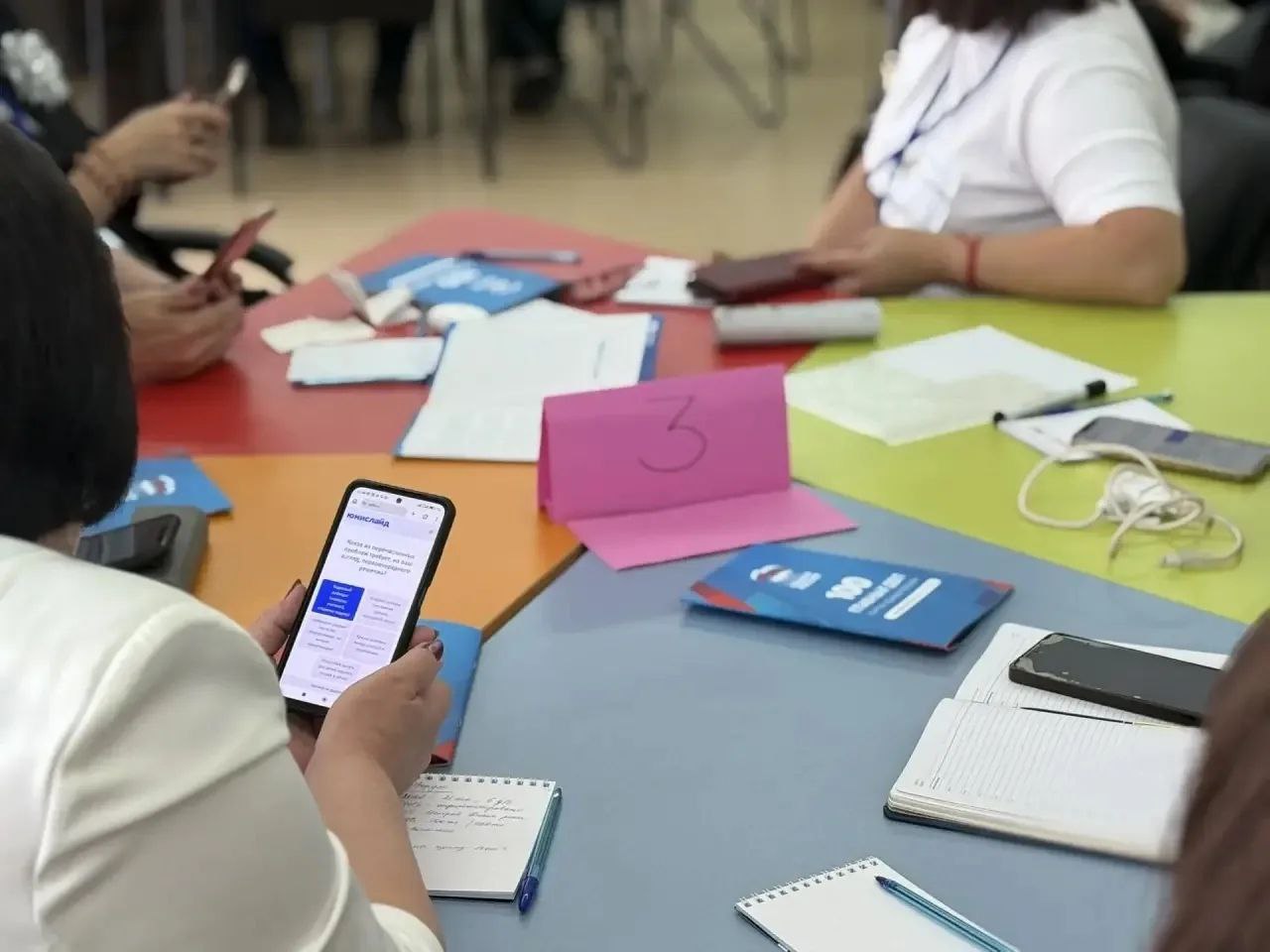 Форум «Единой России» проходит в Элисте на нескольких площадках Форум «Единой России» проходит в Элисте на нескольких площадках