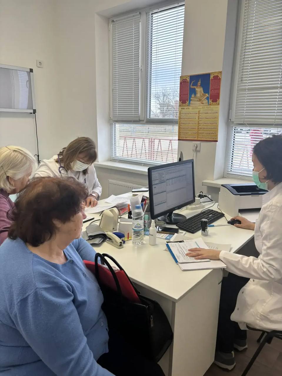 «Будь здоров»: бригада врачей продолжает работу в районах