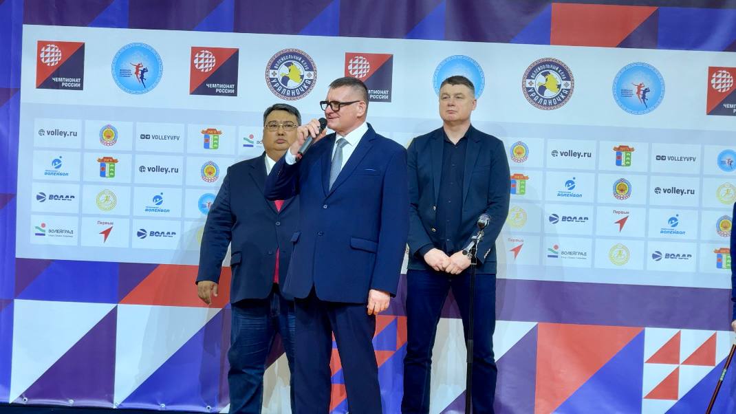 В Элисте состоялось торжественное открытие чемпионата России по волейболу В Элисте состоялось торжественное открытие чемпионата России по волейболу