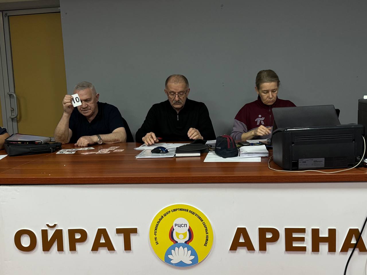 В Ойрат-Арене проходит жеребьёвка первенства Южного федерального округа по боксу среди юношей и девушек 13–14 лет