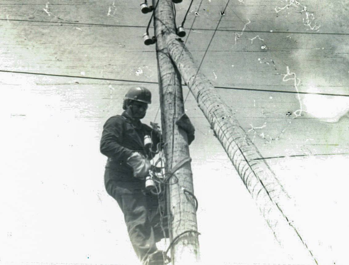 Поздравляем с профессиональным праздником - Днем работников бытового обслуживания населения и жилищнокоммунального хозяйства Поздравляем с профессиональным праздником - Днем работников бытового обслуживания населения и жилищнокоммунального хозяйства