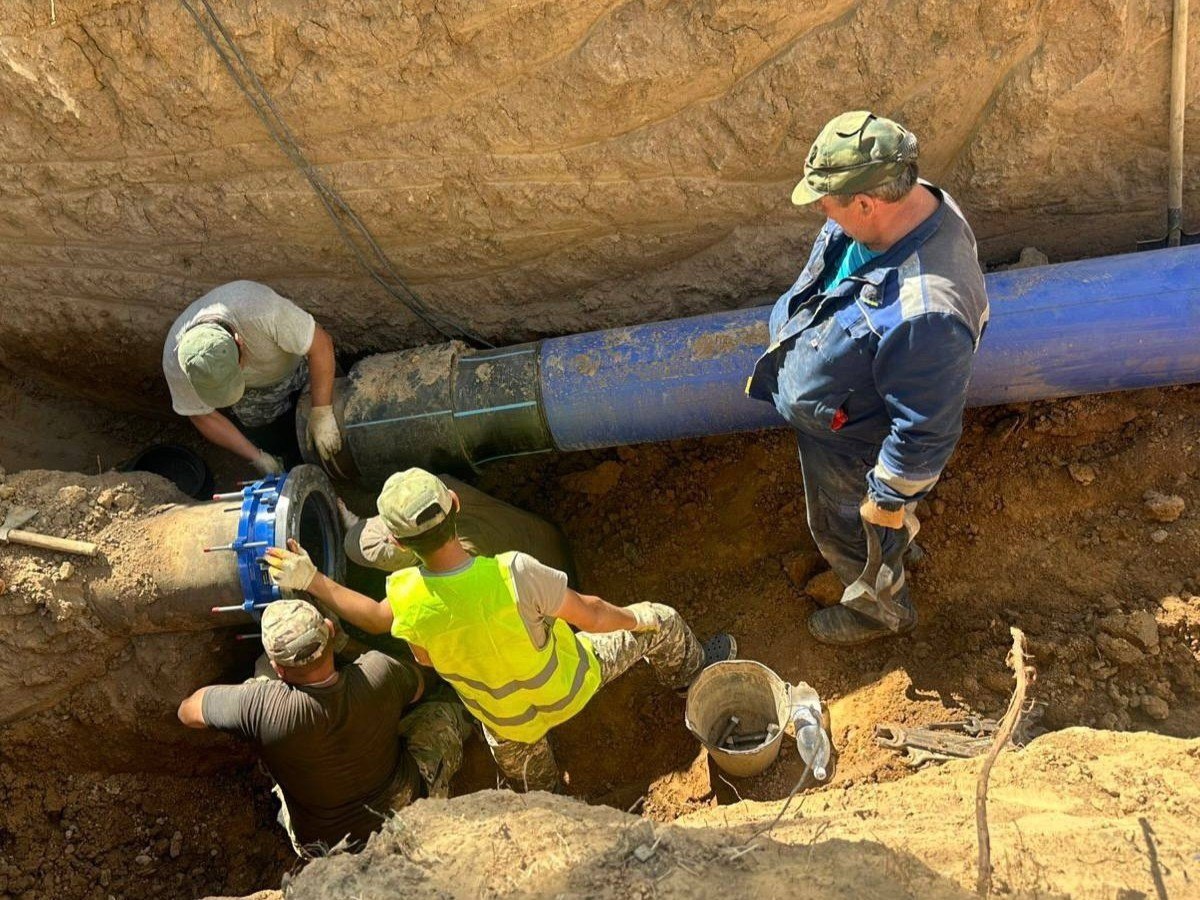 Максим Сорокин: Уважаемые работники ЖКХ Элисты!