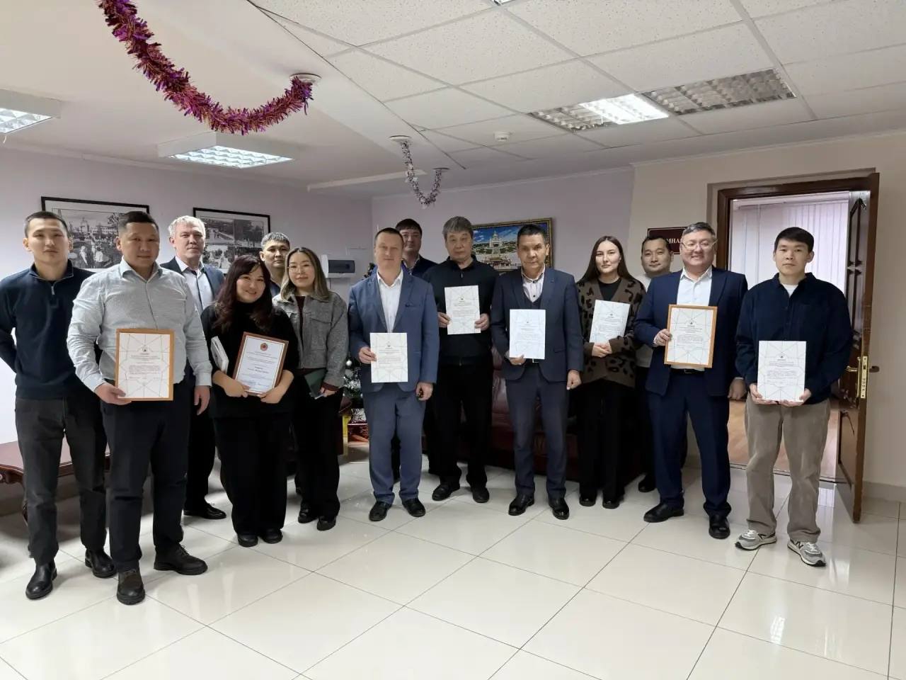 Поздравляем с профессиональным праздником - Днем работников бытового обслуживания населения и жилищнокоммунального хозяйства