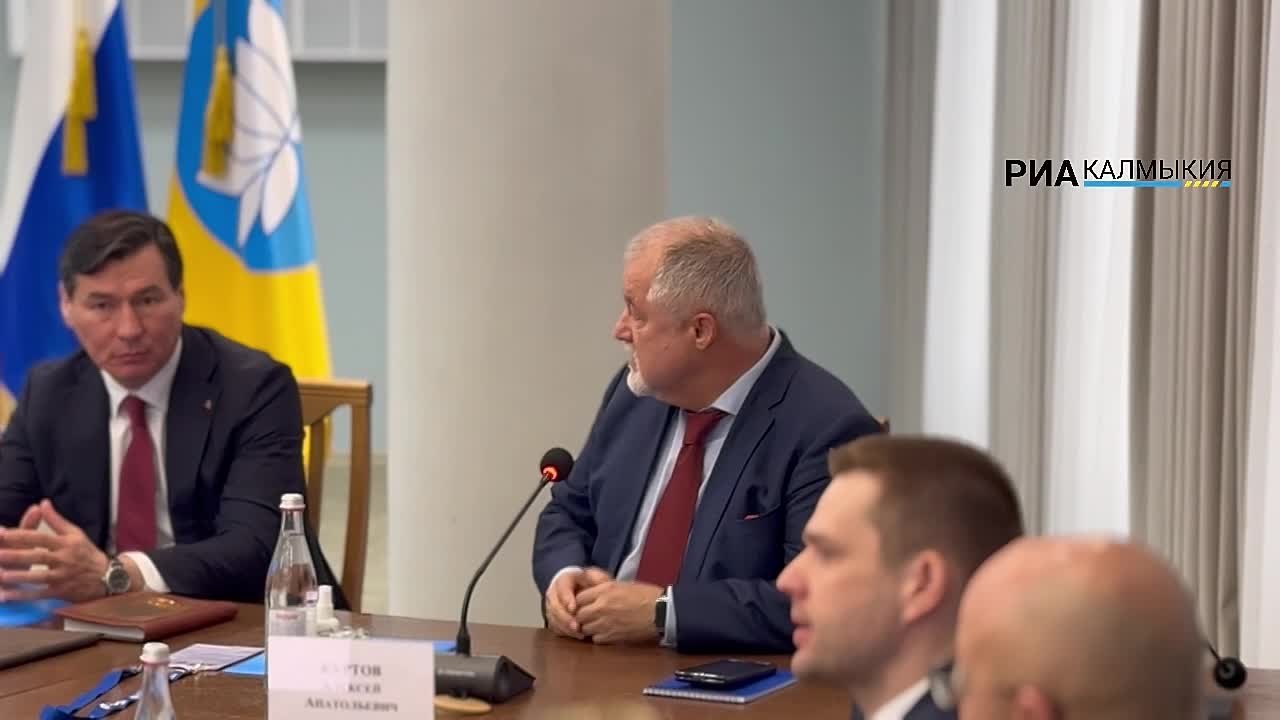 В ходе встречи с участниками региональной стажировки программы «Мастер государственного управления для руководителей» прозвучала оценка растущей роли Калмыкии в развитии международных и межкультурных связей