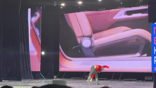 Началось торжественное открытие Года единства народов России с хореографической композиции «Россия, вперед!»