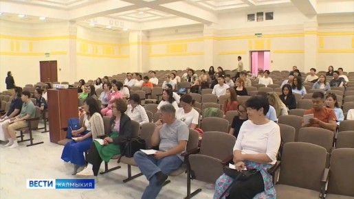 Сегодня в Центральном хуруле начнутся курсы по изучению калмыцкого языка