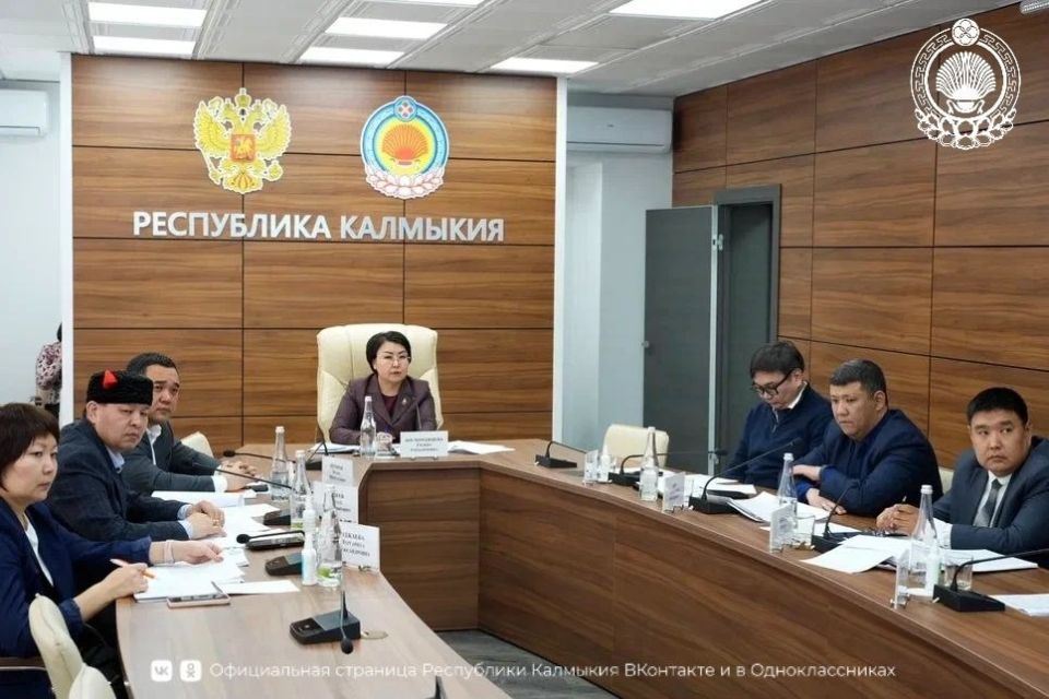 Под председательством Премьер-министра Калмыкии Гиляны Босхомджиевой прошло совещание по вопросам антитеррористической защищенности объектов образования и культуры в республике