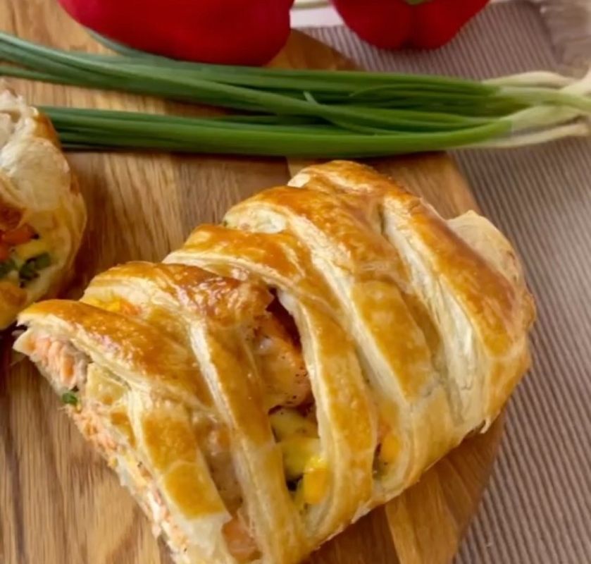 Слоёная плетенка с форелью: кулинарный шедевр к рыбному четвергу