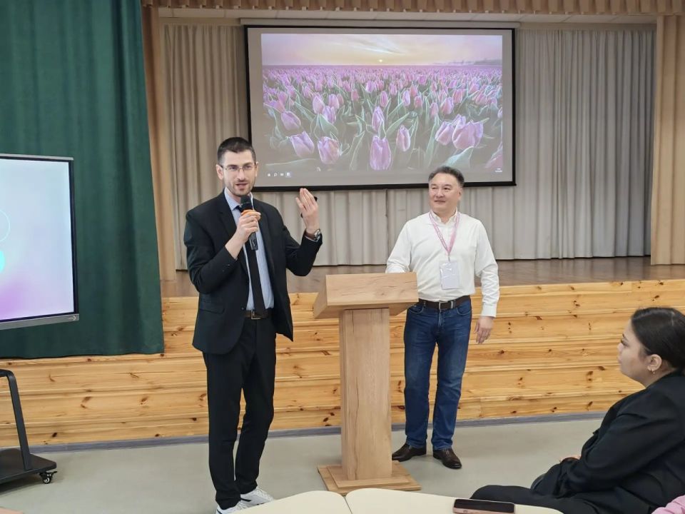 В Элисте проходит II Межрегиональный форум молодых педагогов «Вместе к успеху!»