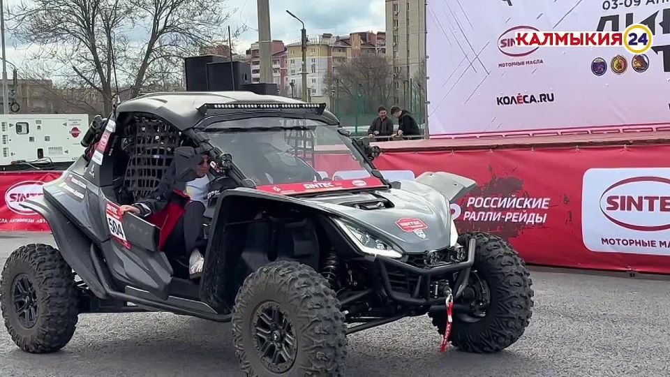 В любительском зачёте гонки принимает участие единственный женский экипаж из Калмыкии — Наталия Бараева и Булган Идрисова