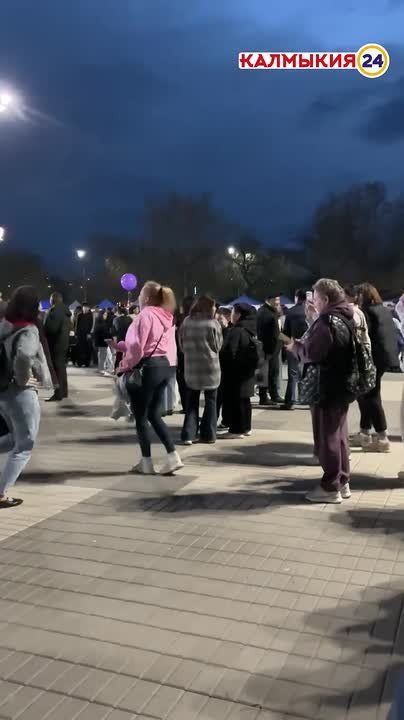 На сцене яркие выступления и заряд энергии, а в зале танцующие зрители!