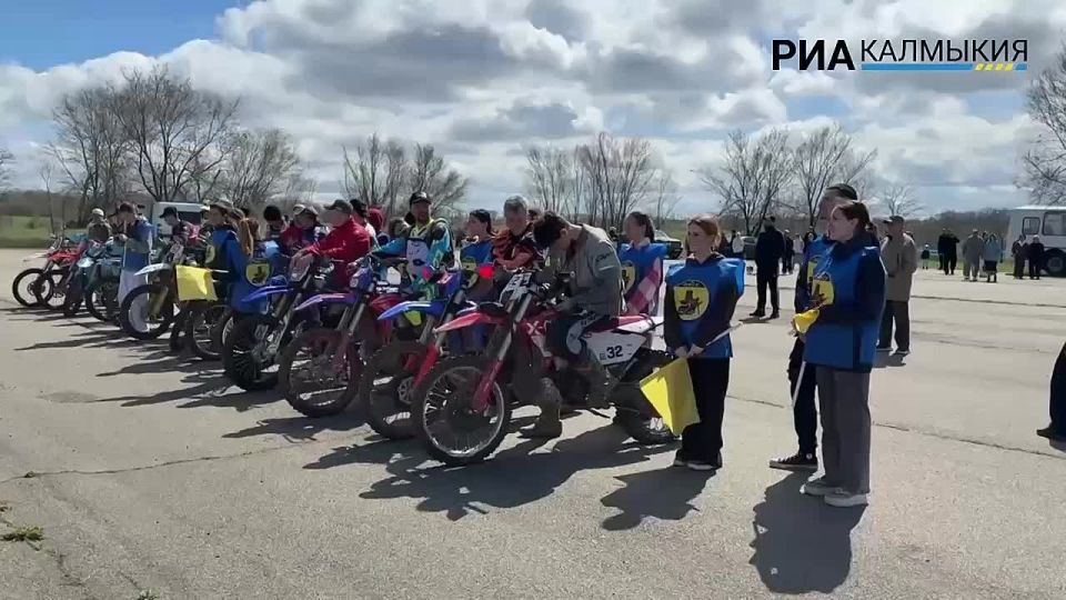 В эти минуты в Городовиковске стартуют соревнования по эндуро в рамках Фестиваля тюльпанов!