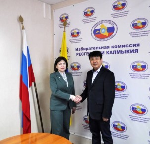 Глава Избиркома Калмыкии встретился с новым председателем реготделения «Справедливой России»