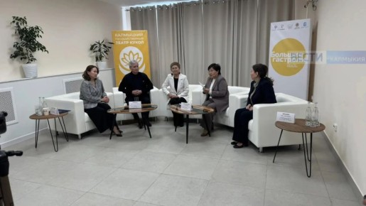 В Элисту прибыл бурятский театр кукол «Ульгэр» в рамках программы «Большие гастроли»