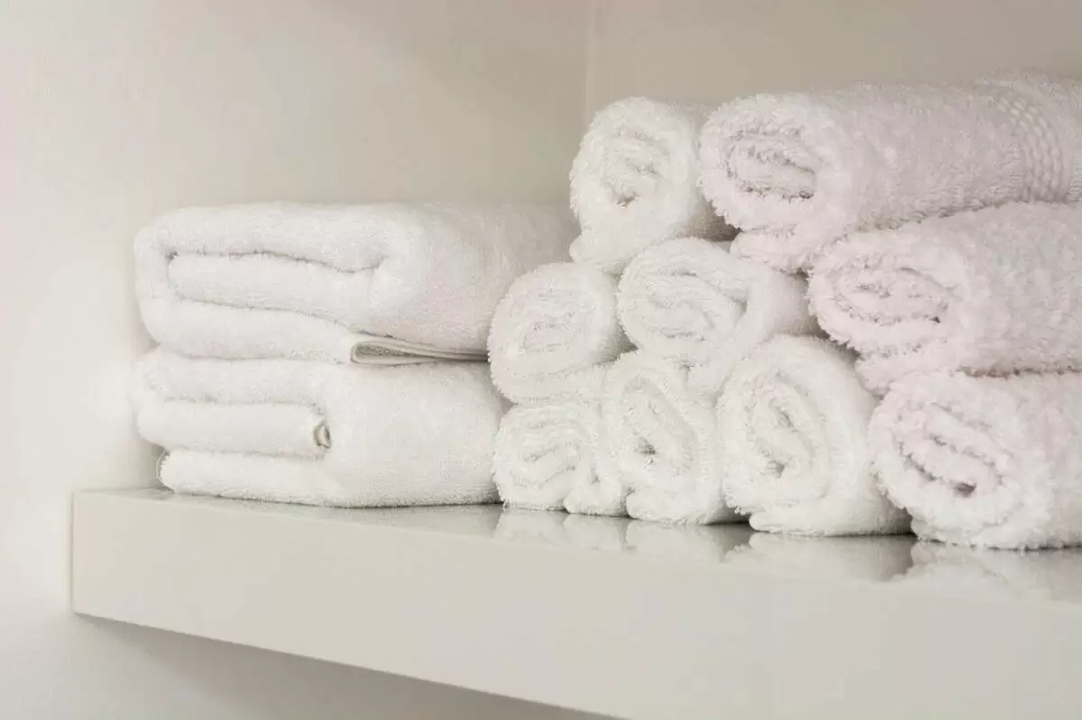 Как сохранить белизну полотенец: секреты стирки без хлора