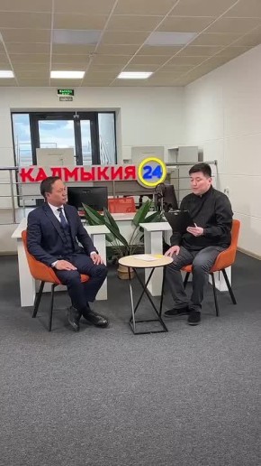 Наш гость уже в студии, а это значит - прямой эфир «ОРА ЦАГ» начался!