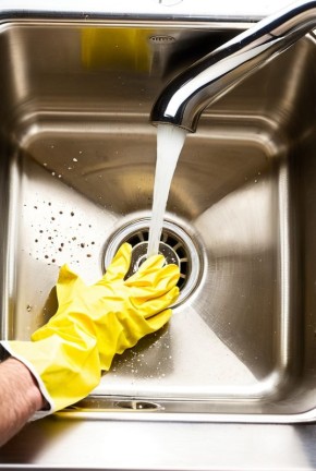 Устранение засоров с помощью гранулированных чистящих средств