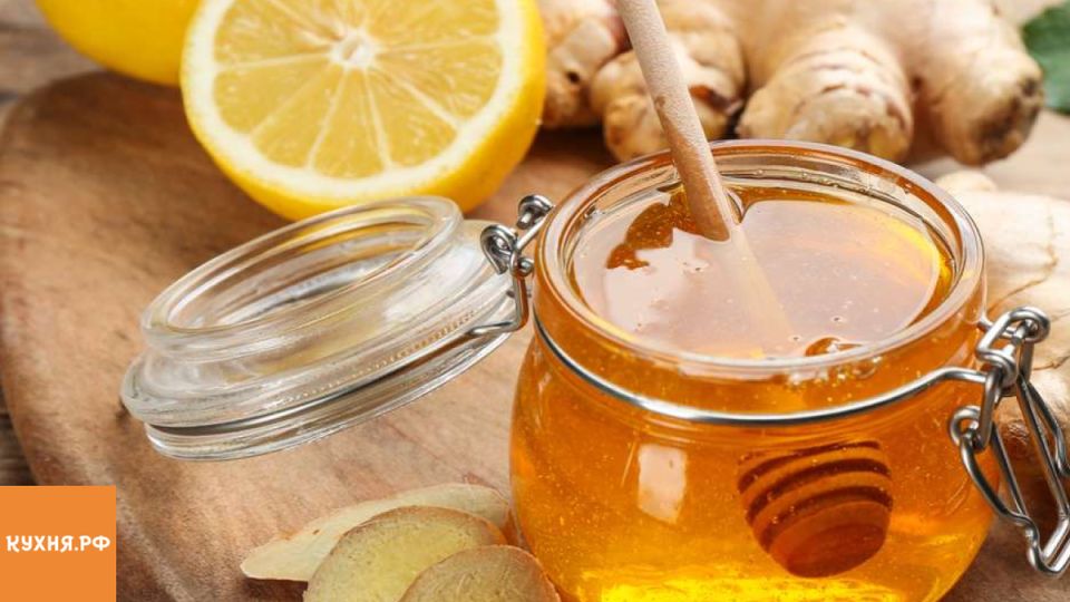 Першит горло? Согревающая смесь из меда и имбиря для вашего утреннего ритуала