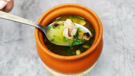 Горшочек чудес: как быстро приготовить ароматный суп в духовке