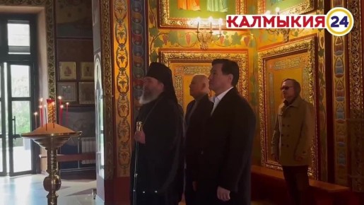 В светлый день Пасхи Глава Калмыкии Бату Хасиков посетил Казанский кафедральный собор