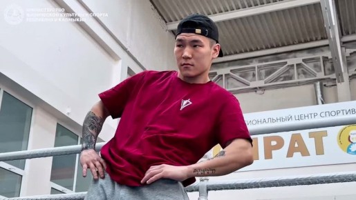 Сегодня зарядку в рамках Фестиваля тюльпанов для жителей и гостей республики провел Эльдар Хараев