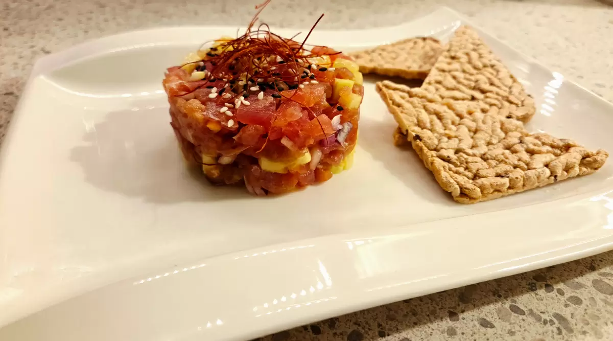 Тартар из тунца: элегантная закуска для новогоднего стола