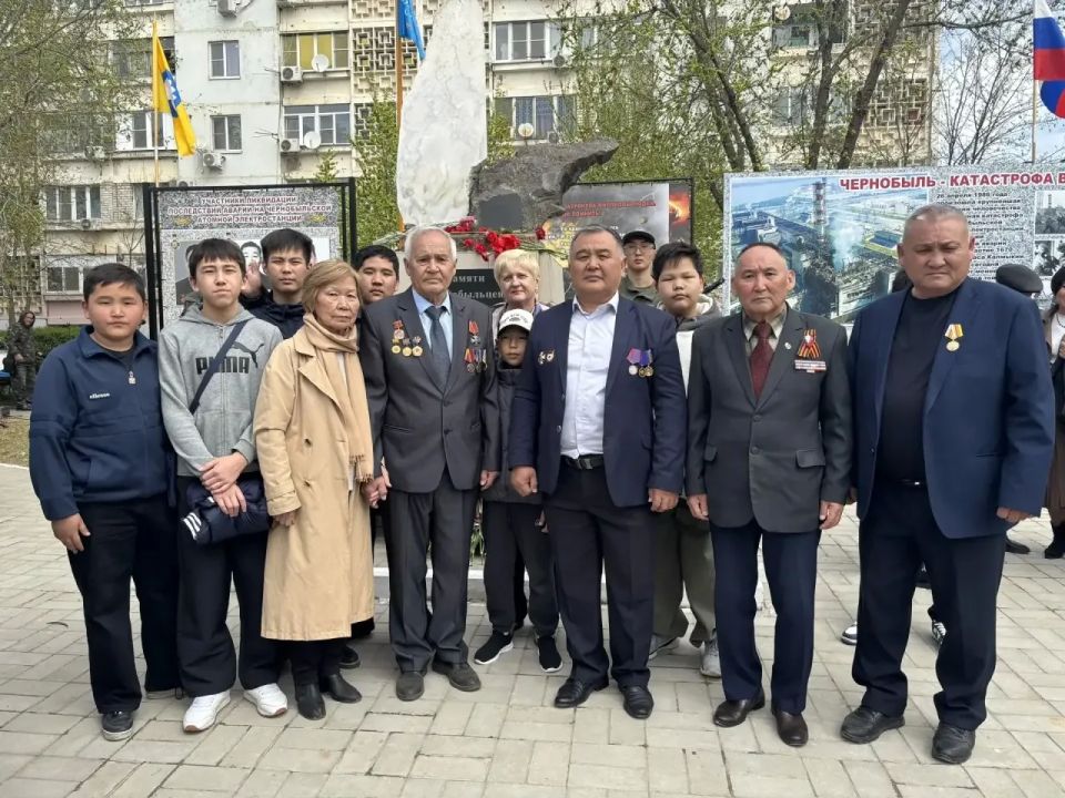Сегодня мы склоняем головы перед мужеством и самоотверженностью тех, кто встал на пути невидимой угрозы, ликвидируя последствия Чернобыльской катастрофы