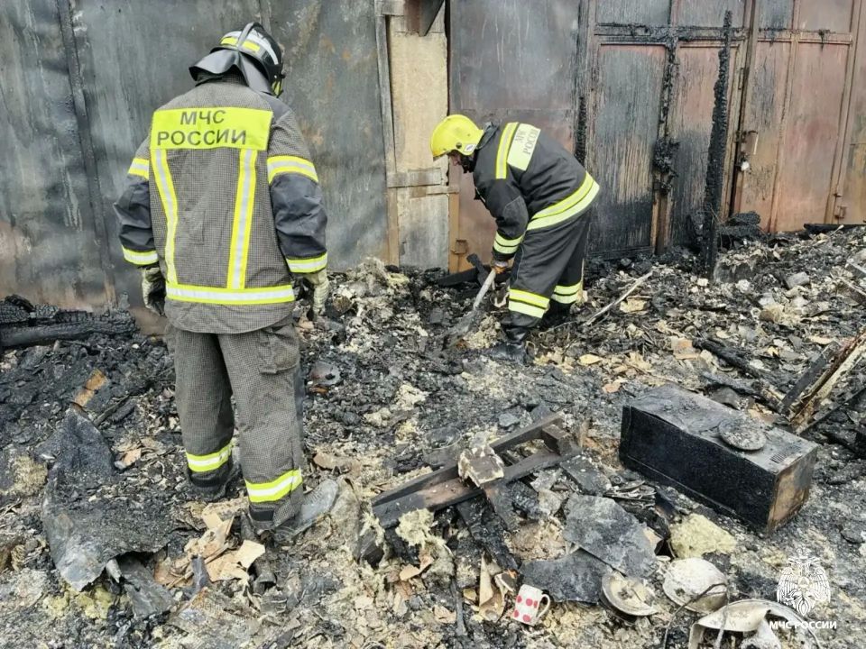 Вчера, 17 мая, произошел пожар на складе в северной промзоне калмыцкой столицы Вчера, 17 мая, произошел пожар на складе в северной промзоне калмыцкой столицы