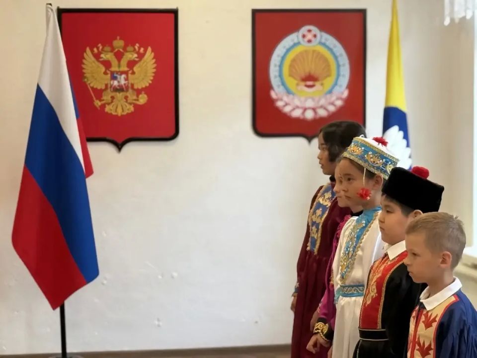 Лекции проекта «День Республики Калмыкия со «Знанием» проходят не только в столице региона, но и в районных школах республики Лекции проекта «День Республики Калмыкия со «Знанием» проходят не только в столице региона, но и в районных школах республики